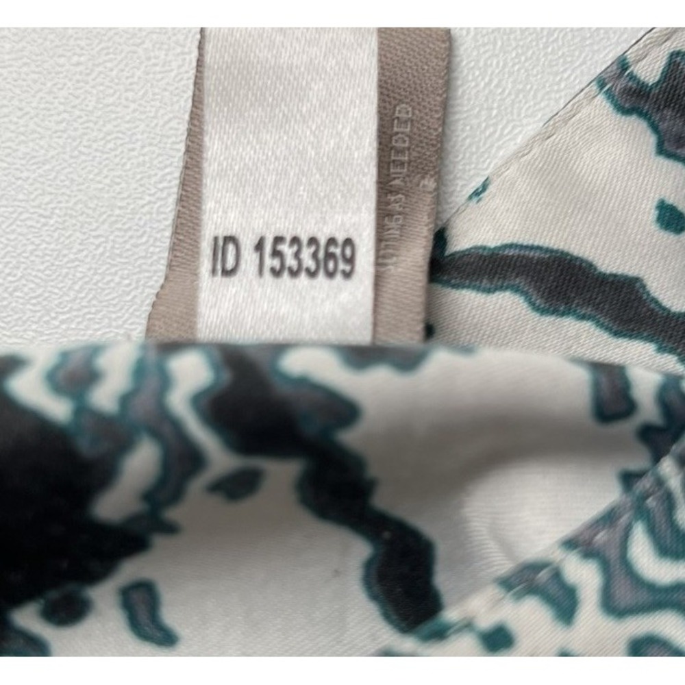 Chico's Mandarin Collar Silky Feel Black Emerald Green Print Shirt Sz 1 Medium - Picture 7 of 14